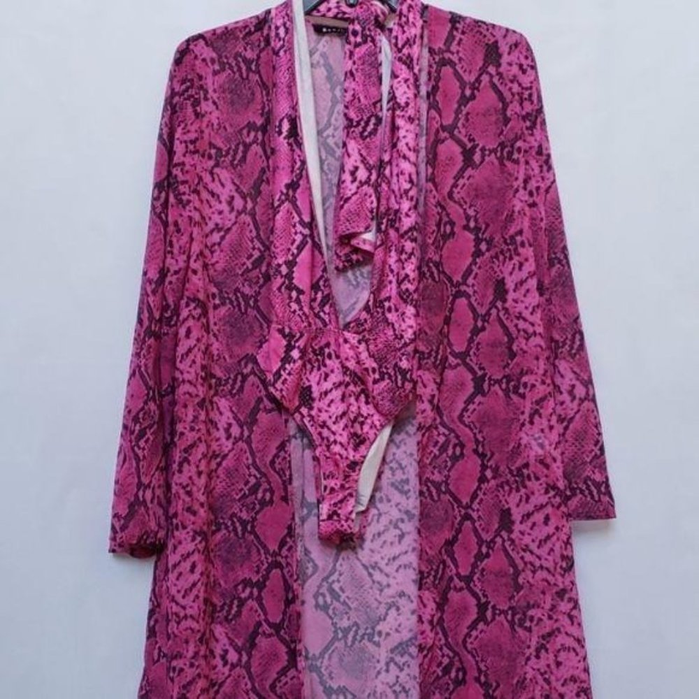 Banjul Pink Snake Print Robe - Picture 11 of 11